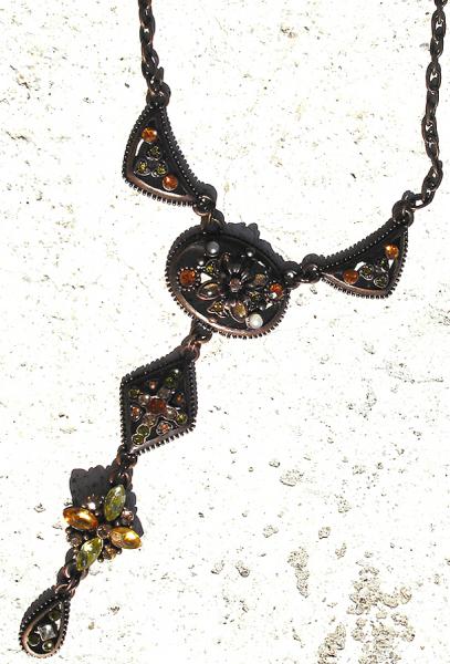 J'aime beaucoup ce collier.