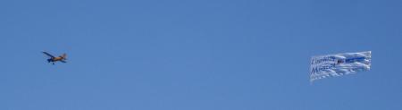 Le beau ciel bleu, écran géant, pour publicité