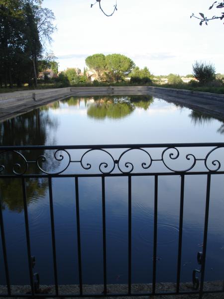 Assise sur le banc de la solitude...jolie vue quand même